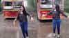 Rain Viral Video : पावसात रस्त्याच्या मधोमध रील शूट करणारी तरुणी, मागून भरधाव वेगात बस आली अन्... व्हिडीओ व्हायरल