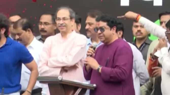 जेंझनी या सरकारच्या झिंज्या उपटल्या, राज ठाकरे यांची जोरदार टीका, म्हटले, सरकारने..