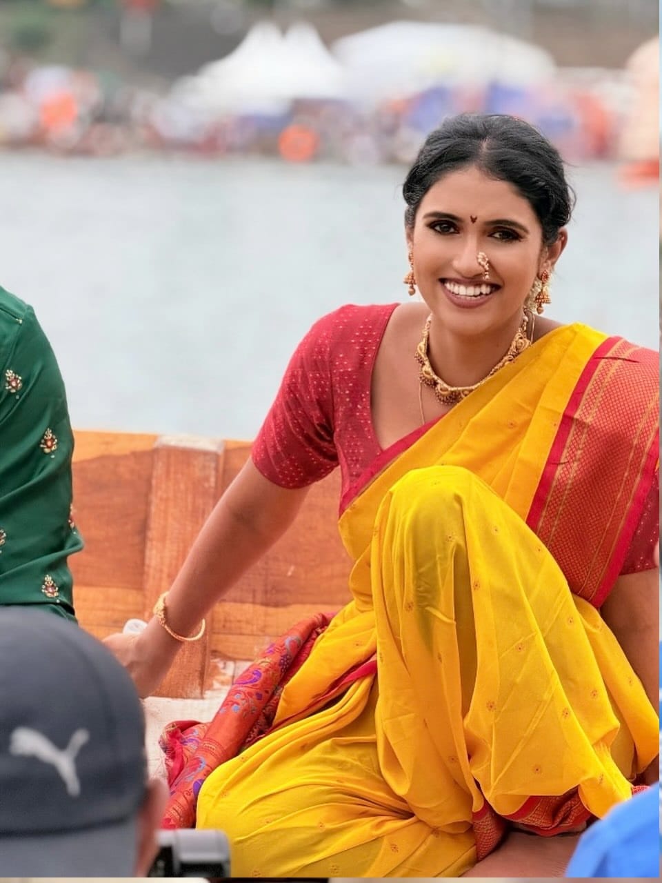 अभिनेत्री कायम सोशल मीडियावर सक्रिय असते. सोशल मीडियावर तिच्या चाहत्यांची संख्या देखील फार मोठी आहे. चाहत्यांच्या संपर्कात राहण्यासाठी अभिनेत्री कायम स्वतःचे फोटो आणि व्हिडीओ सोशल मीडियावर पोस्ट करत असते.