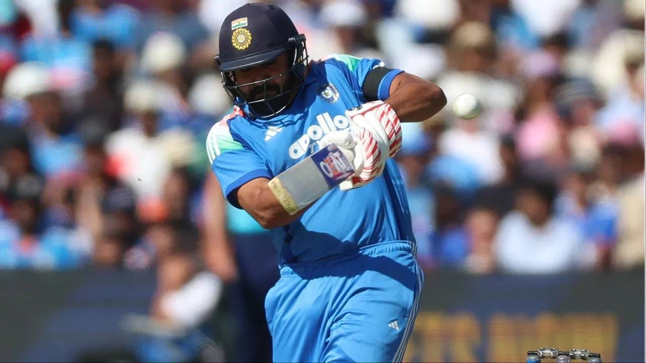 सलामीवीर म्हणून सर्वाधिक आंतरराष्ट्रीय शतकं ही डेव्हिड वॉर्नरच्या नावावर आहे. त्याने 462 आंतरराष्ट्रीय डावात 49 शतकं ठोकली आहेत. रोहित शर्मा त्याच्या विक्रमापासून चार शतकं दूर आहे. (Photo: PTI)