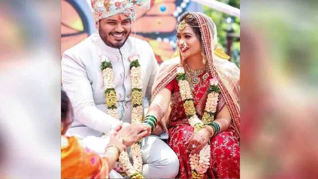 रुचिताने 2021मध्ये व्यावसायिक आनंद माने यांच्यासोबत लग्न केले. त्यांच्या विवाहसोहळा अतिशय खासगी पद्धतीने पार पडला. लग्नानंतर रुचिताला पतीने एक रिअल इस्टेट कंपनी गिफ्ट केली आहे. त्यानंतर तिच्या लक्षात आले की त्यांचे अनेक बंगले असेच पडून आहेत.