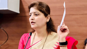 त्या आरोपाप्रकरणी रुपाली चाकणकर यांनी थेट कोर्टात खेचलं, आता सुनावणीत-1702782