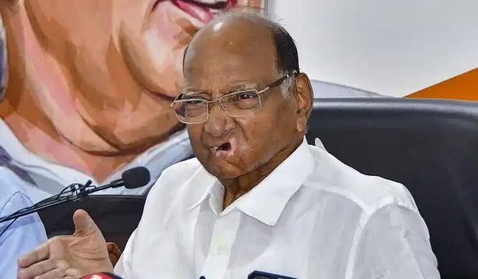 परंतु, पवारांचा पक्ष मतदारसंघांच्या पूनर्रचना विधेयकाला पाठिंबा देण्याची शक्यता आहे. असे असतानाच आता केंद्रीय मंत्री रामदास आठवले यांनी शरद पवार यांच्या राष्ट्रवादी पक्षाच्या एनडीए सहभागाबाबत मोठं विधान केलं आहे. त्यांनी शरद पवारांना खुली ऑफरच देऊन टाकली आहे.