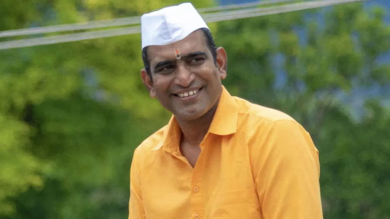 “आदर, आरोग्य आणि बेसिक सुविधा याबाबतीत अजूनही अनेक गोष्टी बदलायला हव्यात, असं मला वाटतं,” असं संदीपने आपल्या अनुभवातून सांगितलं.