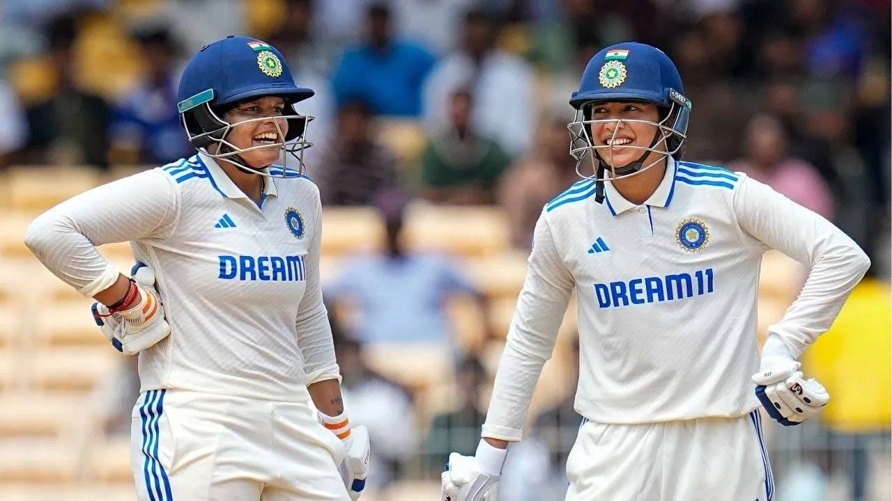 शफाली वर्माने क्रिकेट कारकिर्दीत आतापर्यंत सात कसोटी सामने खेळले आहेत. त्यातील 13 डावात 607 धावा केल्या आहेत. या दरम्यान तिने तीन अर्धशतकं आणि एक शतक ठोकलं आहे. (PHOTO CREDIT- PTI)