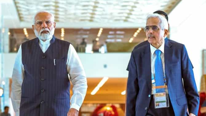 निवृत्त अधिकाऱ्यांना लागणार लॉटरी, मंत्रिमंडळ विस्तारात मोठी जबाबदारी मिळणार? ही नावे शर्यतीत