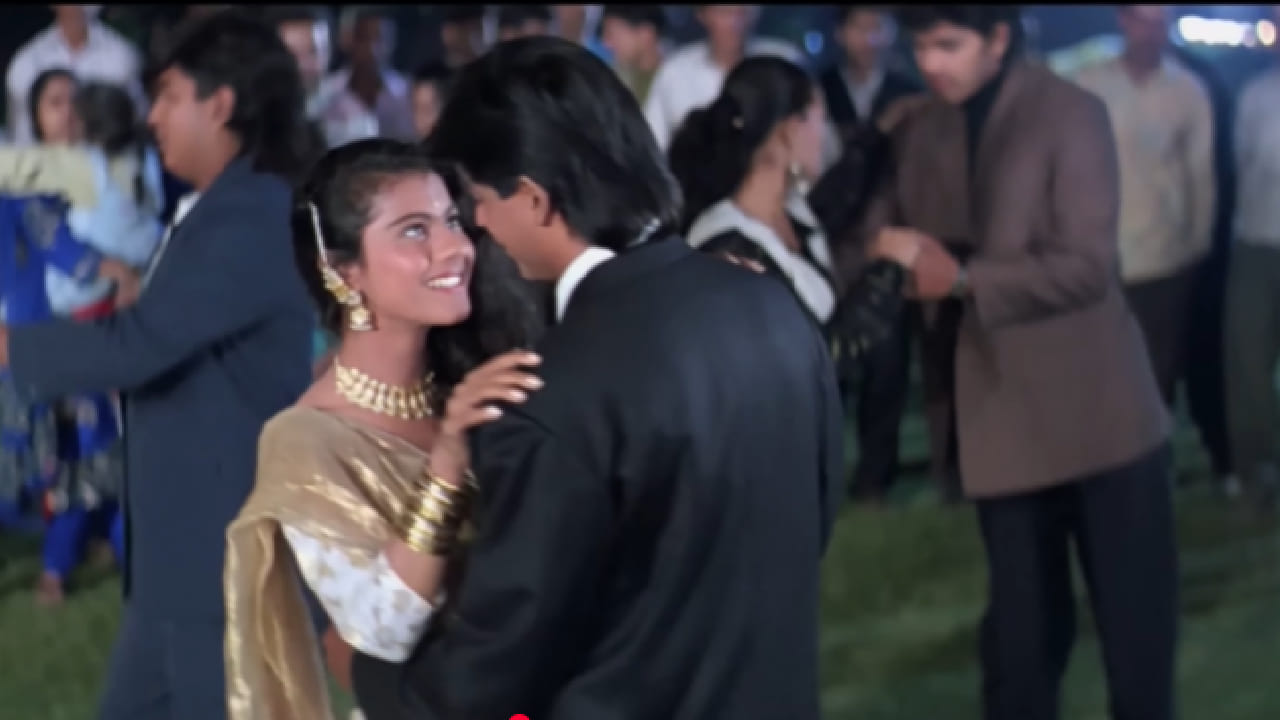 या गाण्याचे आणखी एक वैशिष्ट्य म्हणजे अभिनेता सिद्धार्थ रे यांचा हृदयस्पर्शी अभिनय. 'बाजीगर'मध्ये त्यांनी इन्स्पेक्टर करण सक्सेना ही भूमिका साकारली होती. चित्रपटात ते काजोलच्या मैत्रीपूर्ण सहवासात असलेले पोलिस अधिकारी दाखवले आहेत.