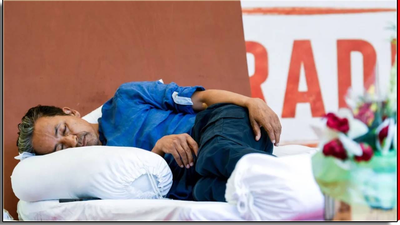 Hunger Strike: अन्नपाण्याशिवाय माणूस किती दिवस जिवंत राहू शकतो? ओढावू शकतो मृत्यू ? Hunger Strike: अन्नपाण्याशिवाय माणूस किती दिवस जिवंत राहू शकतो? ओढावू शकतो मृत्यू ?