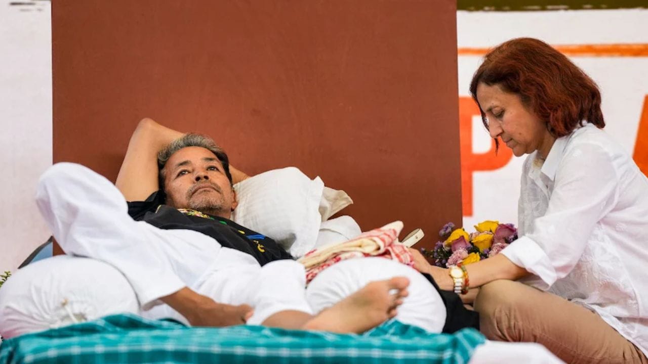 सोनम वांगचुक यांच्या पत्नीची मागणी हायकोर्टाने फेटाळली सोनम वांगचुक यांच्या पत्नीची मागणी हायकोर्टाने फेटाळली