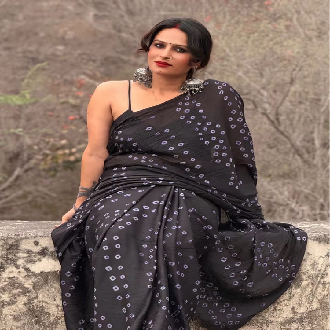 शालेय शिक्षण पूर्ण झाल्यानंतर सोनिया सहरावत यांनी पुढील शिक्षण दिल्ली युनिव्हर्सिटी येथून पूर्ण केलं. आज सोनिया सहरावत अनेक महिलांच्या प्रेरणा स्थानी आहेत.