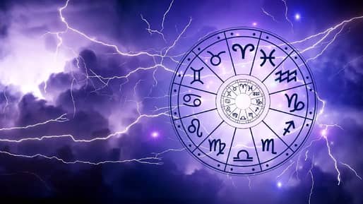 Surya Grahan 2026 : 12 ऑगस्ट रोजी सूर्यग्रहण, या 3 राशींचं उजळेल भाग्य, 2 राशींनी बाळगावी सावधगिरी