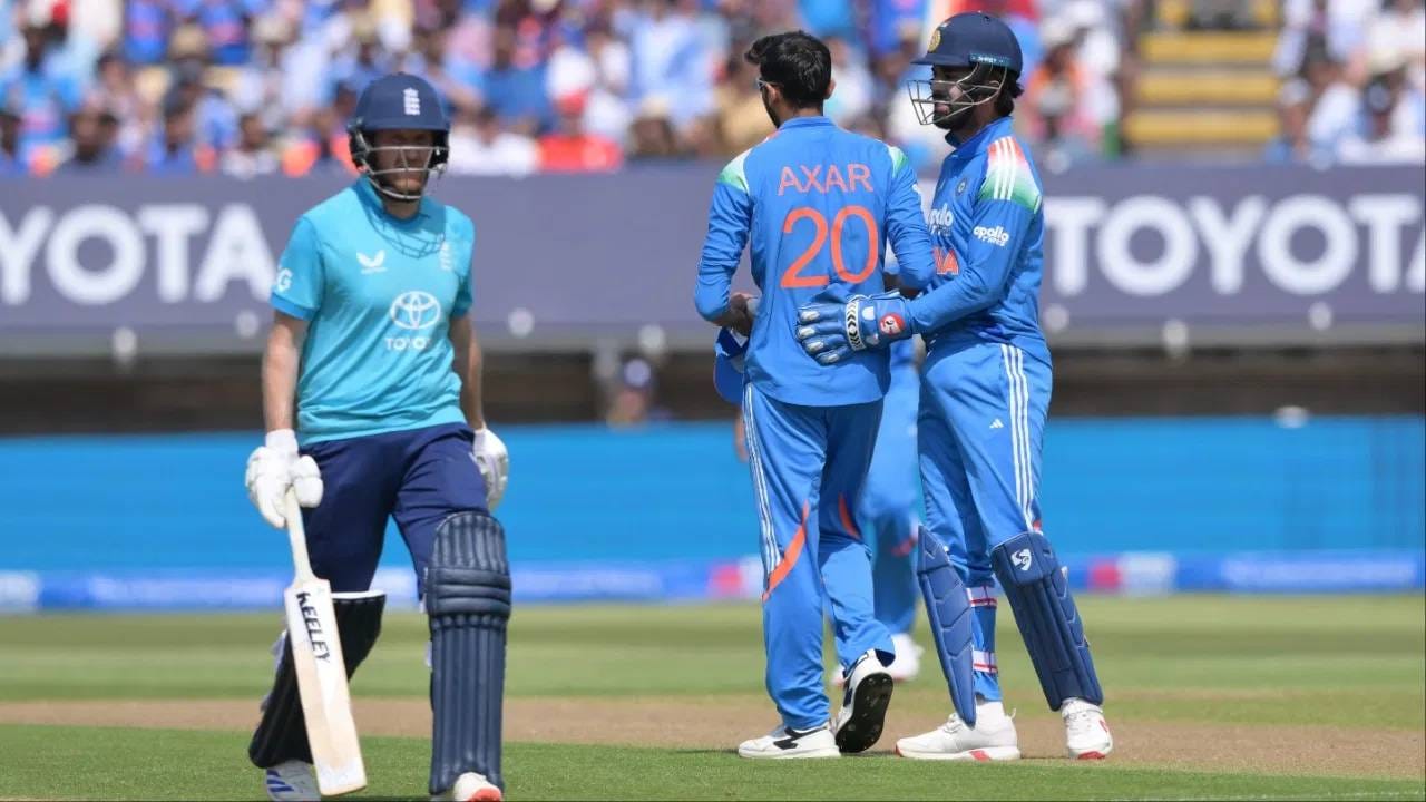 इंग्लंडला एजबेस्टनमध्ये शेवटचा पराभव भारताकडून सहन करावा लागला होता. एमएस धोनीच्या नेतृत्वात भारताला 2014 मध्ये विजय मिळाला होता. पण त्यानंतर इंग्लंडने मागच्या 11 वर्षात सलग 7 वनडे सामने जिंकला. त्यानंतर आठव्या वनडे सामन्यात भारताने इंग्लंडला पराभवाची धूळ चारली. (Photo: PTI)