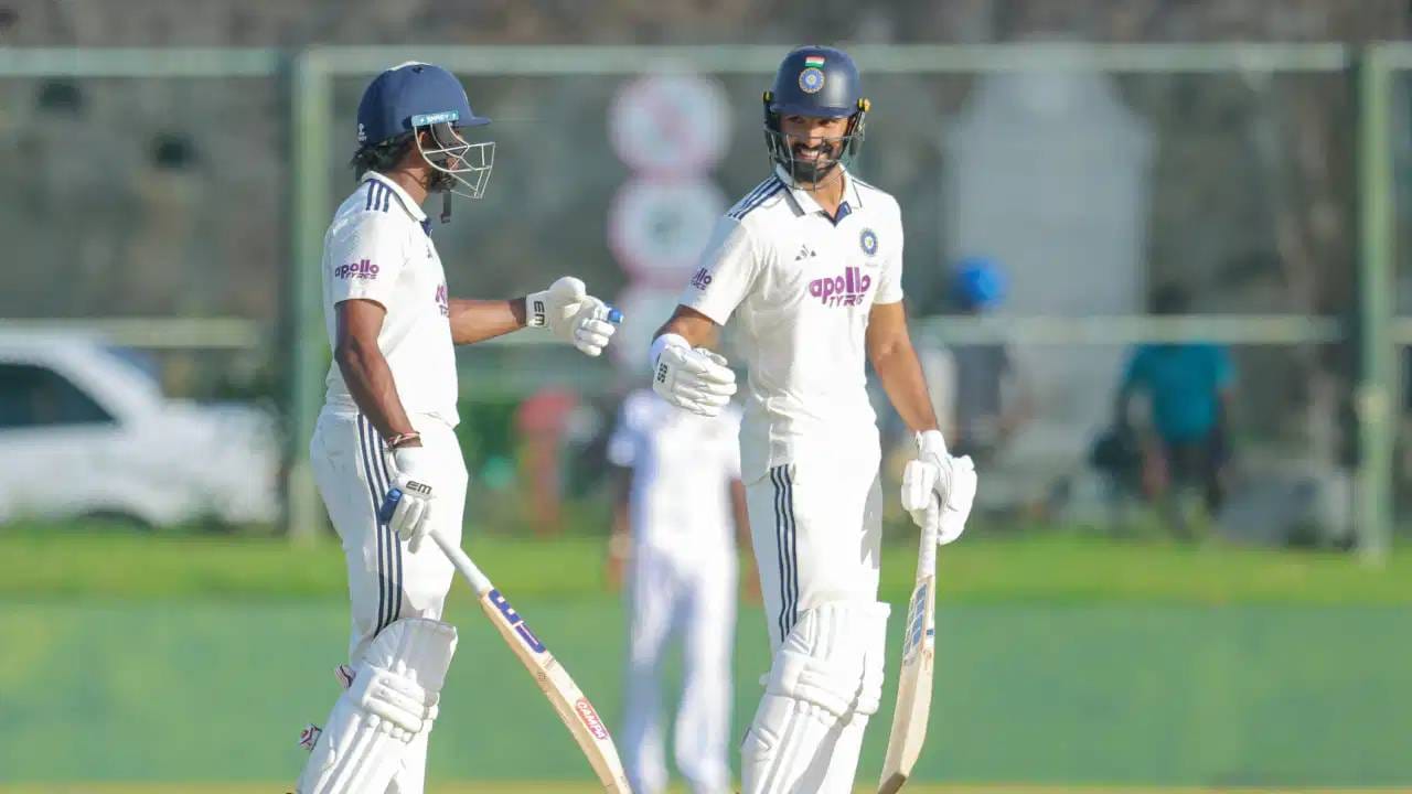 IND A vs SL A: दुसऱ्या औपचारिक कसोटीत टीम इंडिया मजबूत स्थितीत, साई सुदर्शनची शतकी खेळी आणि... IND A vs SL A: दुसऱ्या औपचारिक कसोटीत टीम इंडिया मजबूत स्थितीत, साई सुदर्शनची शतकी खेळी आणि...