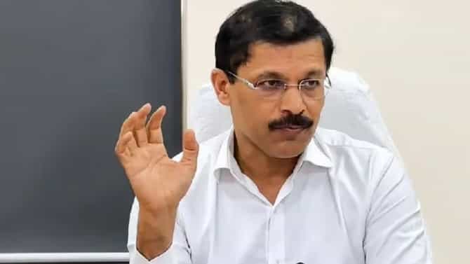 मोठी बातमी! तुकाराम मुंडेंची धडक कारवाई, तब्बल इतके किलो दूध पावडर जप्त, अत्यंत घातक..