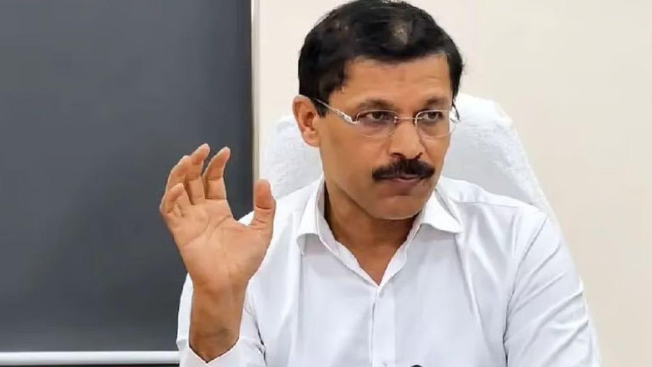मोठी बातमी! तुकाराम मुंडेंची धडक कारवाई, तब्बल इतके किलो दूध पावडर जप्त, अत्यंत घातक.. मोठी बातमी! तुकाराम मुंडेंची धडक कारवाई, तब्बल इतके किलो दूध पावडर जप्त, अत्यंत घातक..