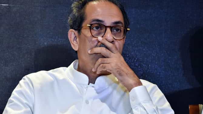 ठाकरेंचे 15 आमदार जाणार, तारीखही जाहीर, हिंदुस्थानी भाऊच्या दाव्याने खळबळ, थेट सप्टेंबरच्या..