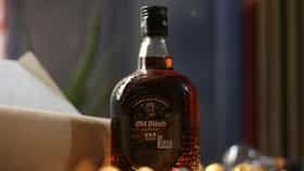 दारूच्या दुकानात Old Monk न मिळण्याचे कारण पुढे, कंपनीचा मोठा निर्णय.