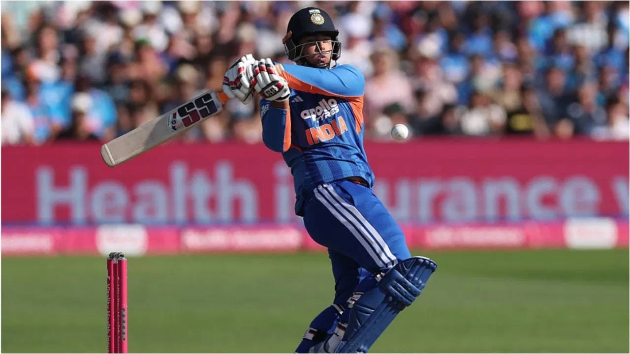 जगातील सर्वात श्रीमंत क्रिकेट बोर्ड म्हणून ख्याती असलेलं बीसीसीआय लवकरच भारतीय खेळाडूंना नेपाळ दौऱ्यावर पाठवण्याच्या तयारीत आहे. सचिव देवजित सैकिया यांनी भारत अ संघाचा नेपाळ दौरा होऊ शकतो असे संकेत दिले आहेत. (PC-GETTY IMAGES)