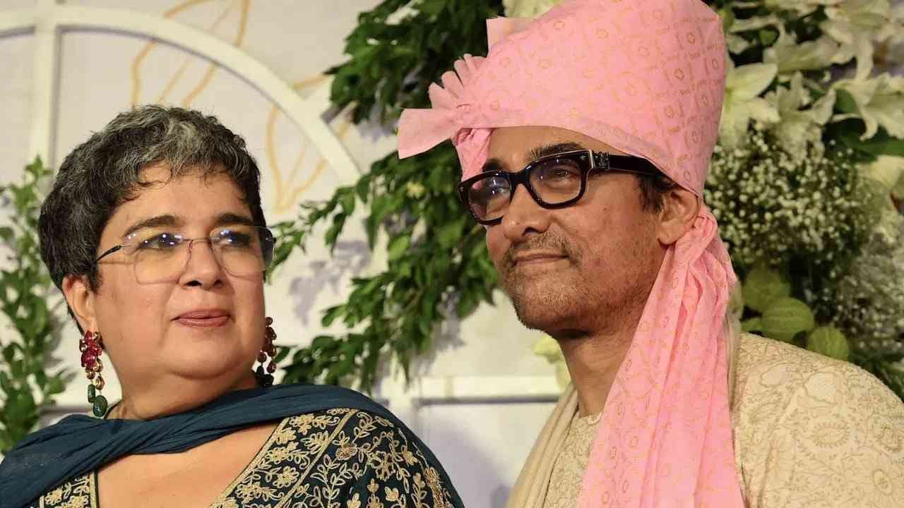 रिना दत्ताच्या अनुपस्थितीवर अमीन हाजी म्हणाला की, "काहींची अनुपस्थिती स्वाभाविक असते. कधी, कधी लोकांना स्पेस देणं हे प्रेम आणि सन्मान देण्याचा भाग असतो. इतक्या महत्वाच्या प्रसंगी कोणाला असहज वाटू नये, अशी सुद्धा त्यामागे भूमिका असते"