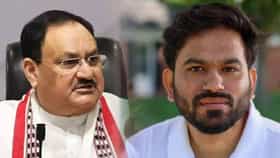 तिकडे हजारो कॉकरोच रस्त्यावर, इकडे जे पी नड्डा यांची CJP सोबत बैठक.