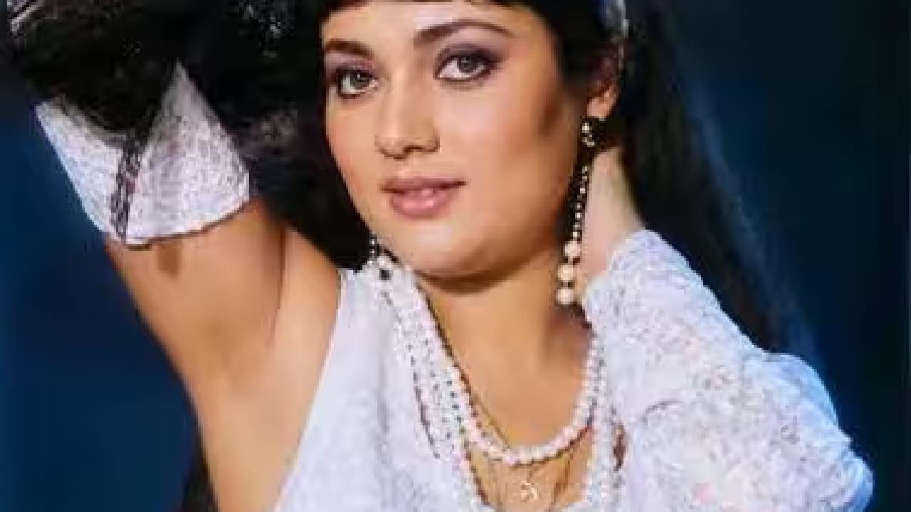 1996 मध्ये प्रदर्शित झालेल्या 'जोरदार' या चित्रपटानंतर त्यांनी अभिनयाला रामराम ठोकला आणि अनेक वर्षे चित्रपटसृष्टी तसेच प्रसिद्धीच्या झोतातून दूर राहणे पसंत केले. तरीही 'राम तेरी गंगा मैली'मधील त्यांची भूमिका आणि गाणी आजही चाहत्यांच्या स्मरणात तितकीच ताजी आहेत.