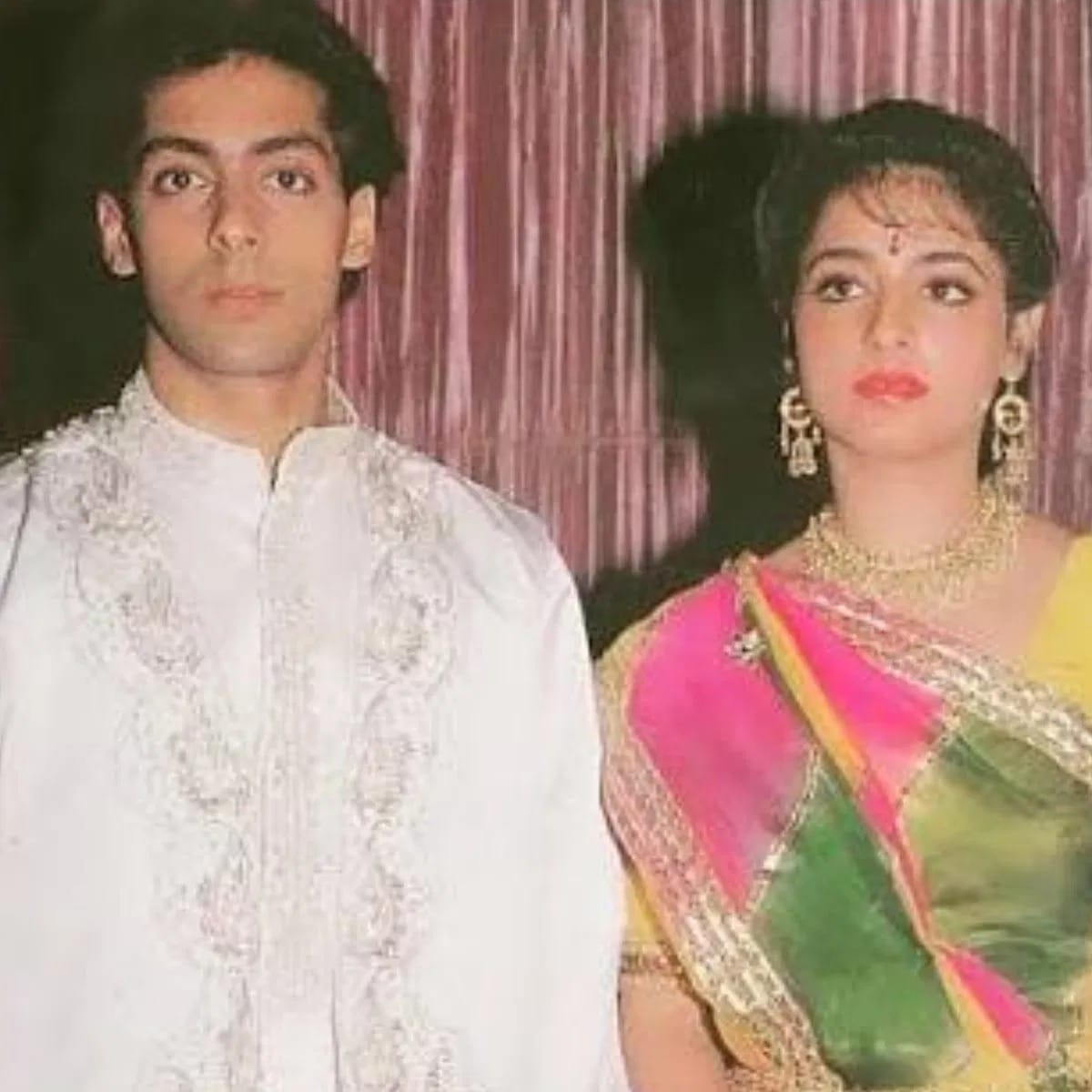 तिने सिनेक्षेत्रात एकूण अकरा वर्षे काम केलं. परंतुया काळात तिने दिग्गज सलमान खान, शाहरुख खान, गोविंदा, अक्षय कुमार यांच्यासोबत काम केलं. आता तिने सिनेसृष्टीला रामराम ठोकला. आता ती कुठे आहे, असे विचारले जात आहे.