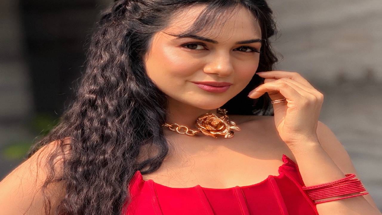 त्यामुळे आता आकांक्षावर एलिमिनेशने संकट घोंघावत आहे. ती खेळात टिकून राहते की तिला शोमधून लवकर बाहेर पडावं लागेल, ते या आठवड्याच्या शेवटी स्पष्ट होईल.