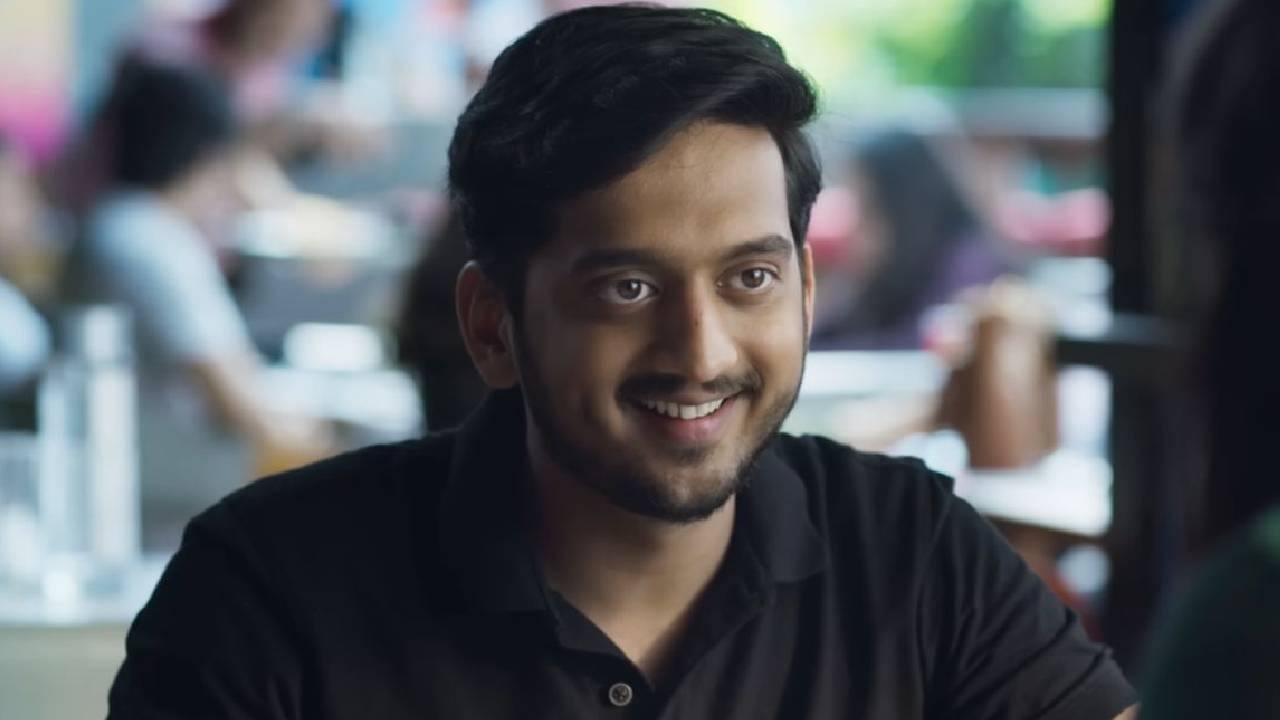 नागराज मंजुळे आणि अमेय वाघ यांच्या मुख्य भूमिका असलेल्या या चित्रपटाचं नाव 'फ्रेम' असं आहे. 10 जुलै 2026 रोजी हा चित्रपट झी5 या ओटीटी प्लॅटफॉर्मवर स्ट्रीम झाला. सध्या तो टॉप 10 ट्रेंडिंग चित्रपटांच्या यादीत चौथ्या क्रमाकांवर आहे. समाजातील गंभीर प्रश्नांवर भाष्य करणारा हा आशयघन चित्रपट आहे.