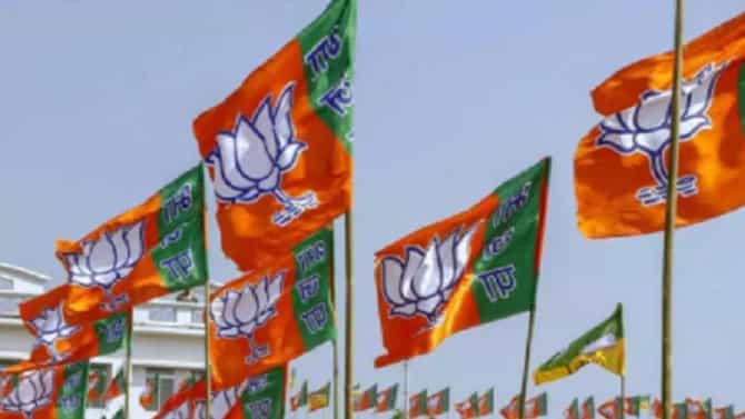 मोठी बातमी! भाजप कार्यालयावर बॉम्बने हल्ला, थेट..., मोठी खळबळ