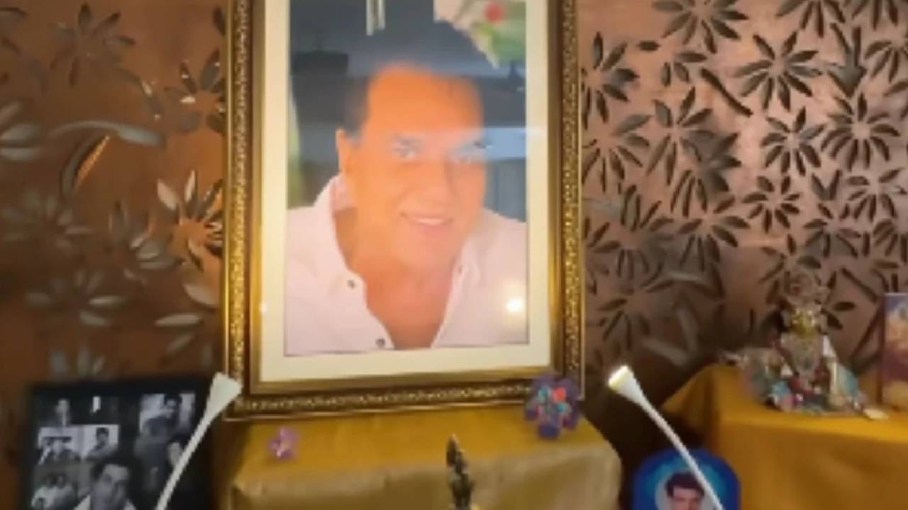या डान्स हॉलमध्ये धर्मेंद्र यांचा मोठा फोटोही लावण्यात आला आहे. ईशा देओल यांनी भावूक होत सांगितले की, त्यांना आजही आपल्या वडिलांची उपस्थिती घराच्या प्रत्येक कोपऱ्यात जाणवते.