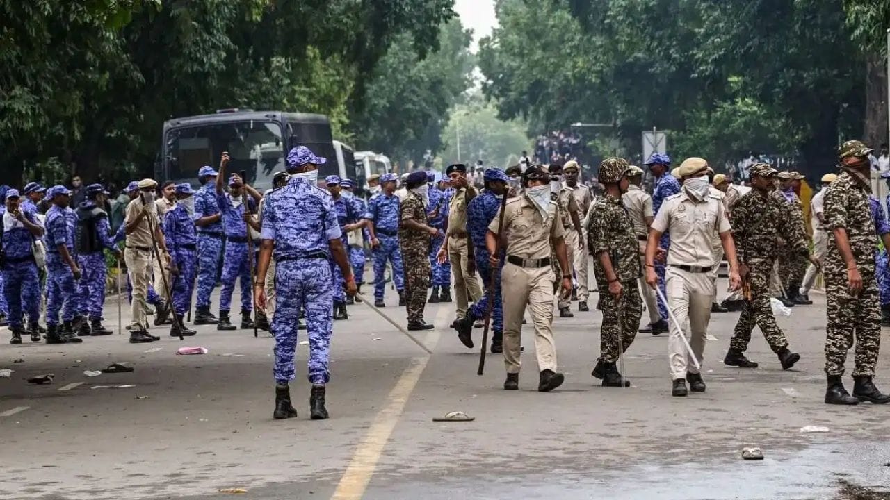मोठी कारवाई? सीजेपीचे आंदोलक अडचणीत? थेट पासपोर्टच रद्द? सीसीटीव्ही, व्हिडिओ फुटेज आणि... मोठी कारवाई? सीजेपीचे आंदोलक अडचणीत? थेट पासपोर्टच रद्द? सीसीटीव्ही, व्हिडिओ फुटेज आणि...