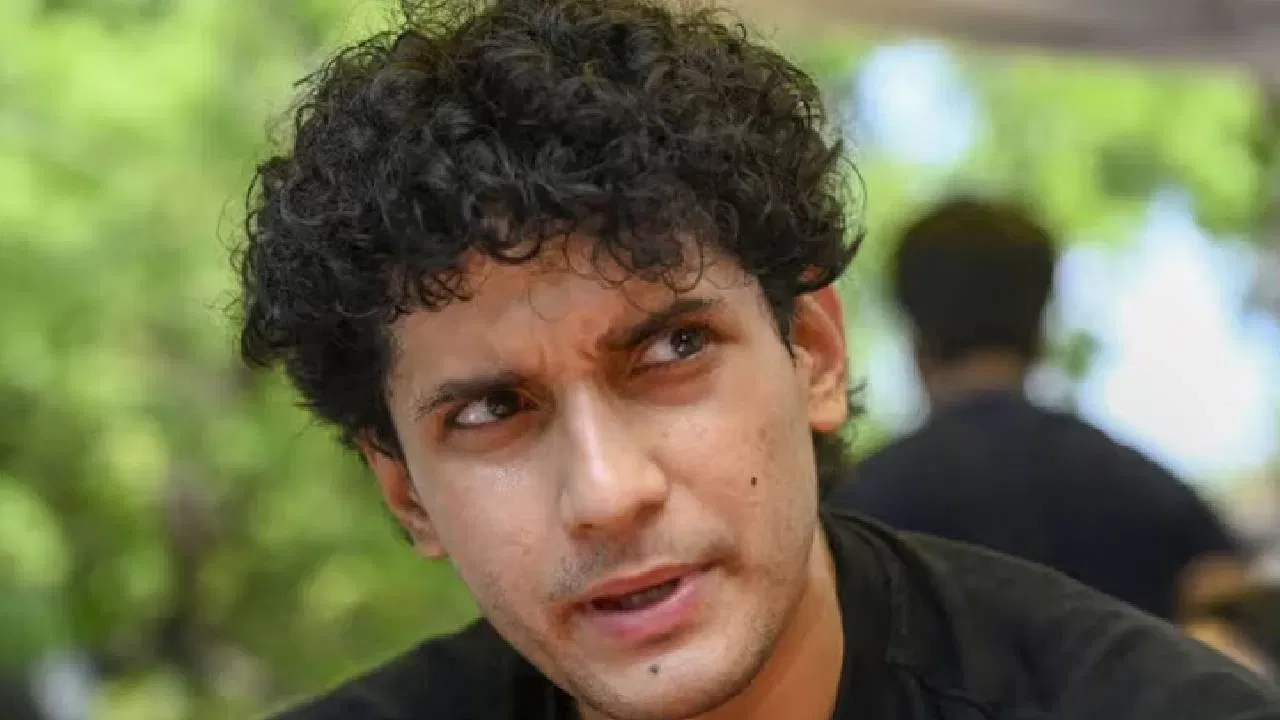 दास म्हणाले, “आत्ता आमचे लक्ष पूर्णपणे स्पष्ट आहे. आम्हाला हे आंदोलन स्थानिक स्तरापर्यंत घेऊन जायचे आहे. ७५०-८०० राजकीय पक्ष अधिच अस्तित्वात आहेत. त्यापैकी एकही पक्ष तरुणांच्या अपेक्षा पूर्ण करू शकत नाही."