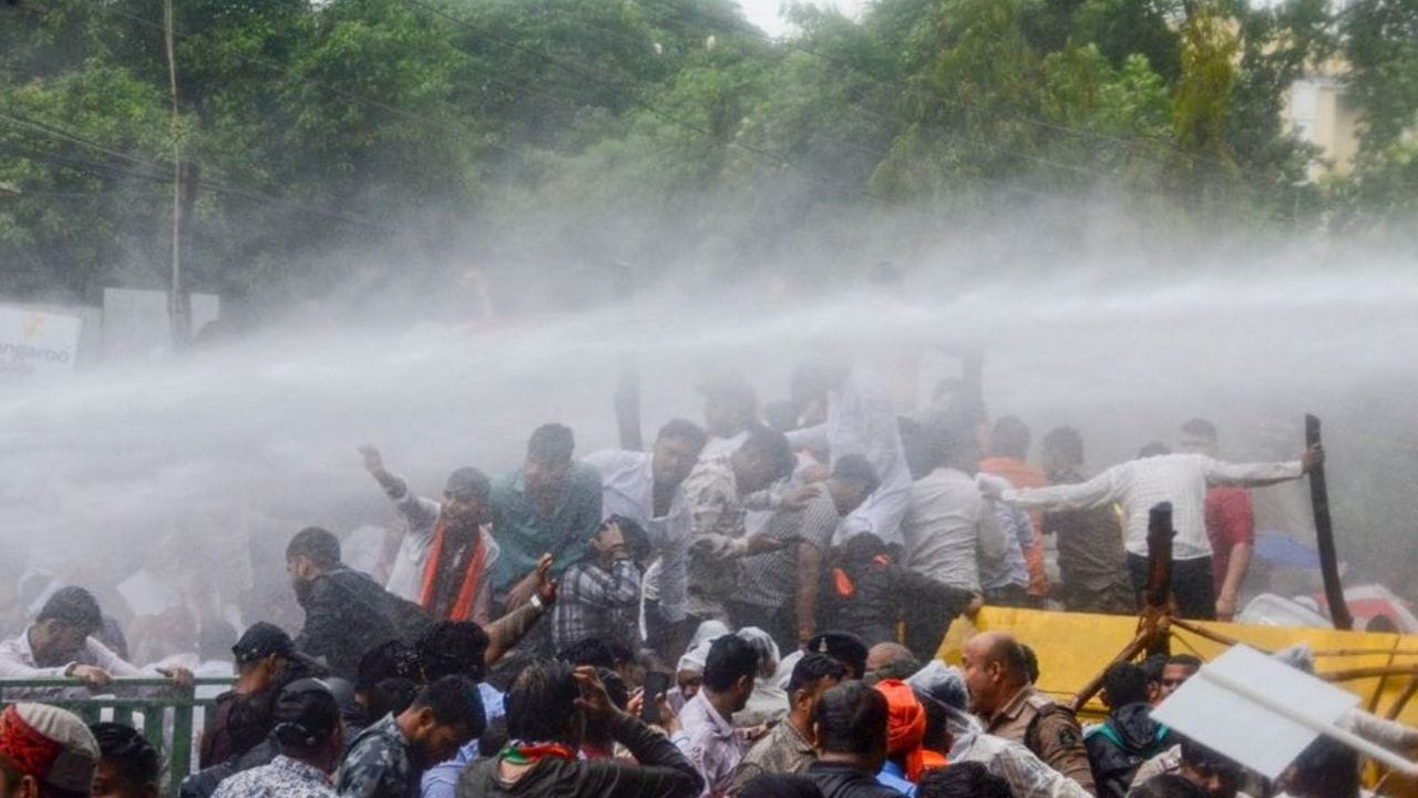 CJP protest : त्या आंदोलकांना सुट्टी नाहीच थेट...; सरकार अॅक्शन मोडमध्ये, जंतर मंतरवरील आंदोलनाबाबत सर्वात मोठा निर्णय CJP protest : त्या आंदोलकांना सुट्टी नाहीच थेट...; सरकार अॅक्शन मोडमध्ये, जंतर मंतरवरील आंदोलनाबाबत सर्वात मोठा निर्णय