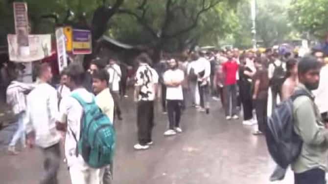 CJP Protest : रात्रभर पाऊस, तरीही सीजेपीचं आंदोलन रात्री पासून पुन्हा सुरू, VIDEO