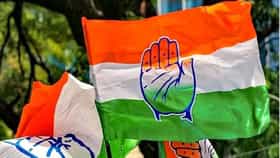 काँग्रेसला सर्वात मोठा धक्का, बड्या नेत्याचा तडकाफडकी संन्यास.