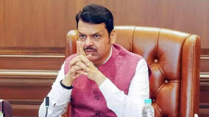 Pravin Darekar : देवेंद्र फडणवीस यांनी कुठे जावं, कुठे राहावं ना तुमची..प्रवीण दरेकरांनी शिंदे शिवसेनेच्या बड्या नेत्याला सुनावलं