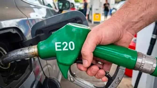 सावधान! E20 पेट्रोलमुळे खरंच खराब होऊ शकते तुमची कार? ARAI च्या रिपोर्टमधून समोर आलं धक्कादायक सत्य