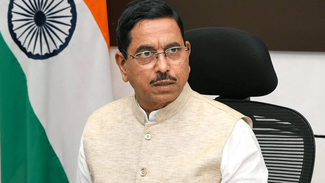 Education Minister Salary : गाडी, आलिशान बंगला... केंद्रीय शिक्षण मंत्र्यांचा पगार किती असतो? इतर भत्ते आणि सुविधा कोणत्या?