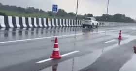 4700 कोटींच्या महामार्गाला तडे; 13 दिवसांआधी थाटामाटात झालं उद्घाटन.