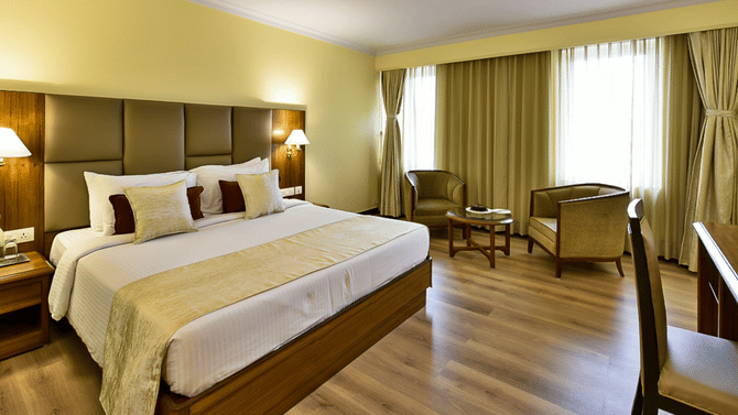 Hotel Room: हॉटेलमध्ये चेक-इन दुपारी 12 आणि चेक-आऊट 11 वाजताच असतं? पण असं असण्यामागंही आहे लॉजिक