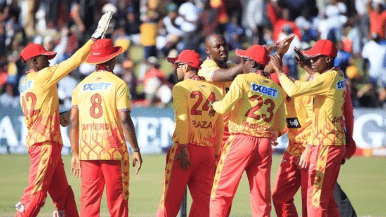 IND vs ZIM: मॅचच्या 24 तासआधी झिम्बाब्वेने भारतीय संघाला दिलं ओपन चॅलेंज, अचानक मोठा निर्णय घेतला IND vs ZIM: मॅचच्या 24 तासआधी झिम्बाब्वेने भारतीय संघाला दिलं ओपन चॅलेंज, अचानक मोठा निर्णय घेतला