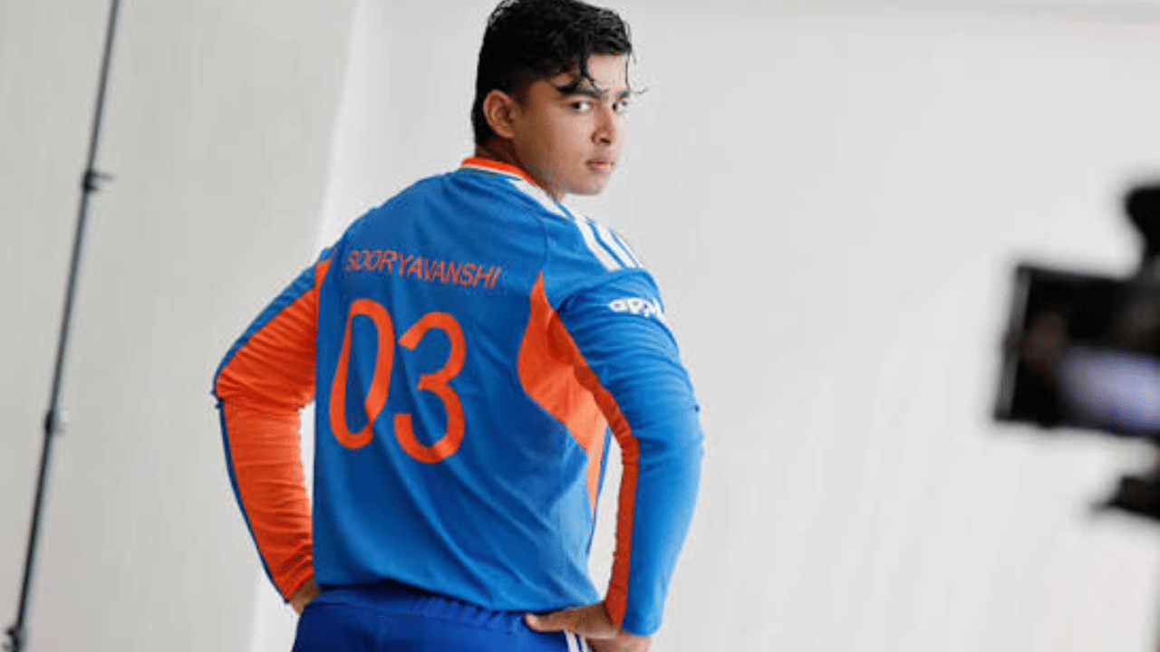 झिम्बाब्वेच्या भूमीवरही सहसा मोठी धावसंख्या उभारली जात नाही. त्यामुळे, भारतीय संघाला नव्या चेंडूचा फायदा घेऊन पॉवरप्लेमध्ये मोठी धावसंख्या उभारावी लागेल. विशेषतः, 15 वर्षीय वैभव सूर्यवंशीवर पहिल्याच चेंडूपासून मोठा फटका खेळण्याचा दबाव असेल. अभिषेक शर्मालाही आक्रमक फलंदाजी करावी लागेल