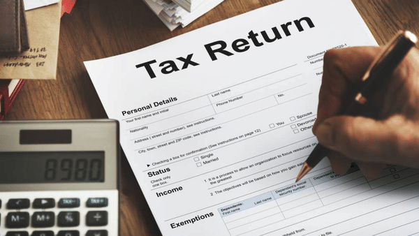 ITR Filing:1,000 की 5,000 रुपये...ITR भरायचा आज राहिलाच तर उद्या किती पेनाल्टी भरावी लागणार? लक्षा द्या