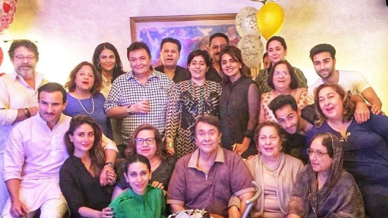 तर 2000 साली आलेल्या 'रिफ्यूजी' मधून करीनाने बॉलिवूड डेब्यू केला आणि ती इंडस्ट्रीतील आघाडीच्या अभिनेत्रीपैकी एक बनली.