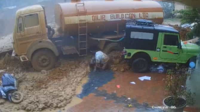 Wayanad Landslide : एका सेकंदात भयानक भूस्खलन, ढिगाऱ्याखाली लोक मुंगीप्रमाणे...धक्कादायक घटनेचा व्हिडीओ समोर!