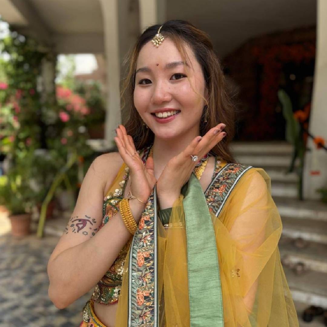 हाइन किमच्या व्यवसायाबद्दल फारशी माहिती उपलब्ध नाही, फक्त ती सेवा क्षेत्रात कार्यरत असल्याचं समजतंय. हाइनच्या सोशल मीडिया पोस्टमधून तिच्या आईवडिलांसोबतच्या तिच्या प्रेमळ नात्याची झलक मिळते. जुलै 2025 मध्ये तिने कुटुंबीयांसोबत सिंगापूरमधल्या सहलीचा आनंद लुटला होता.