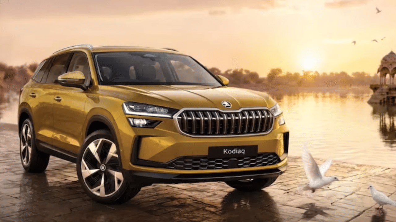 Skoda Kodiaq RS भारतात लॉन्च; 66.99 लाखांची कार अवघ्या 6 मिनिटांत झाली 'हाऊसफुल' Skoda Kodiaq RS भारतात लॉन्च; 66.99 लाखांची कार अवघ्या 6 मिनिटांत झाली 'हाऊसफुल'