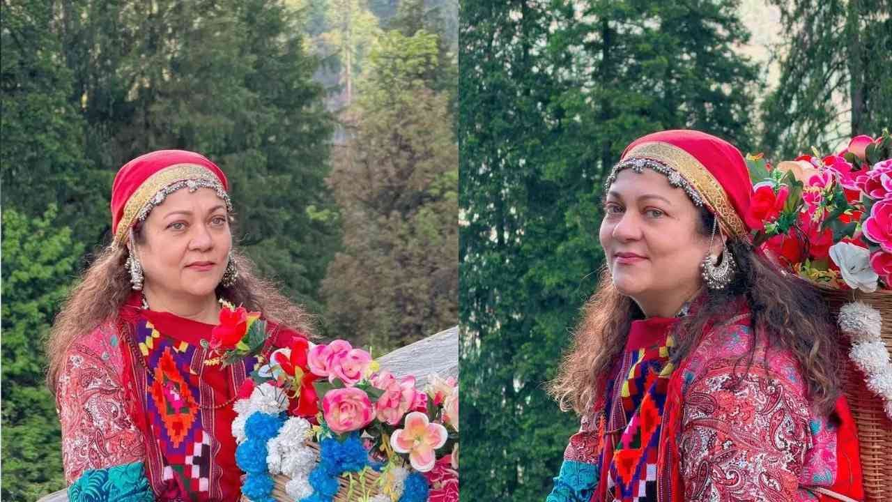 या वायरल फोटोजमध्ये मंदाकिनीने हिमाचली शॉल, पारंपारिक टोपी आणि ज्वेलरी परिधान केली आहे. मोकळे सोडलेले केस, थोडसं हास्य आणि कॅमेऱ्यासाठी पोज देताना दिसते. काही फोटोंमध्ये मनालीचं सौंदर्य सुद्धा दिसतय.