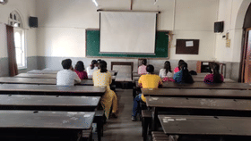 जमावबंदी लागू केल्यानंतर मुंबईतील शाळांना सुट्टी?.