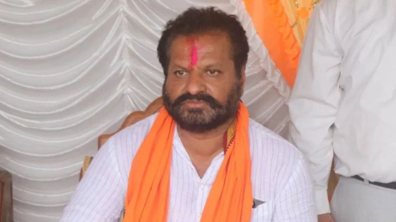 मोठी बातमी! ठाकरे गटातील बंडखोर खासदारांच्या विलिनीकरणाला लोकसभा अध्यक्षांची मंजुरी, शिंदे गटाची पहिली प्रतिक्रिया मोठी बातमी! ठाकरे गटातील बंडखोर खासदारांच्या विलिनीकरणाला लोकसभा अध्यक्षांची मंजुरी, शिंदे गटाची पहिली प्रतिक्रिया